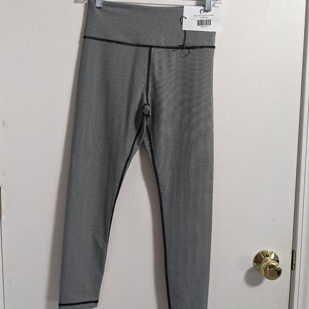 ZYIA Black Herringbone Hi-Rise 7/8 24" Leggings, size 6-8